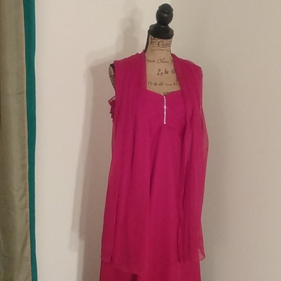 Expressions by Forever Yours Women's Formal Gown - Picture 3 of 13